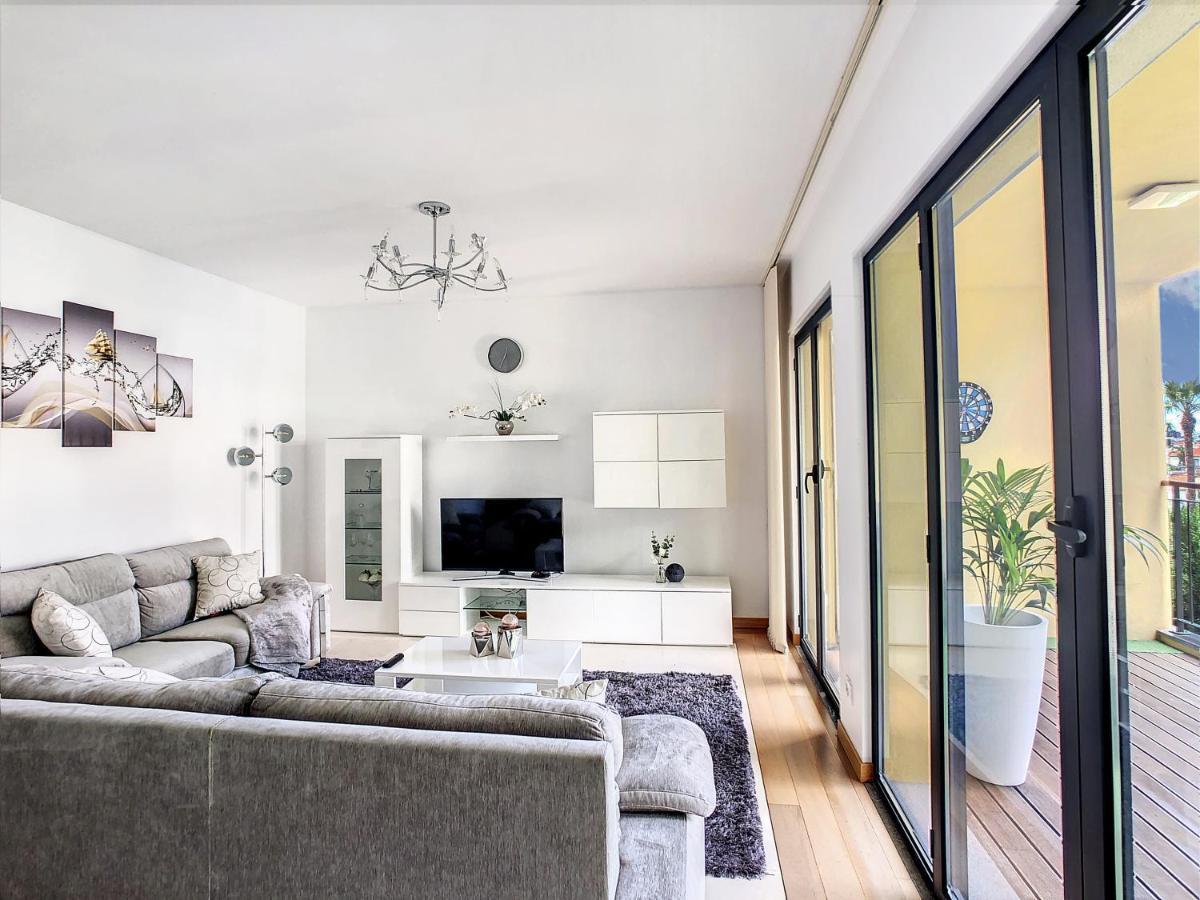 Samya Apartment By Lovelystay Funchal  Bagian luar foto